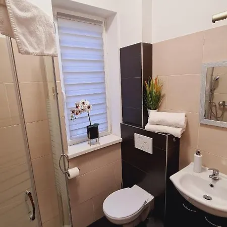 Nr 7 Z Tarasem, Przy Szlaku *